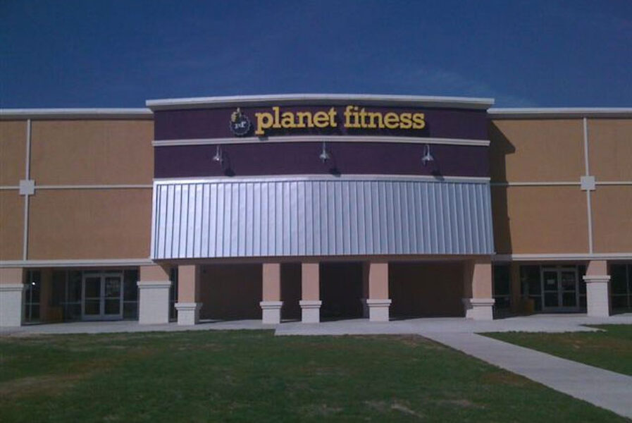 planet fitness storefront