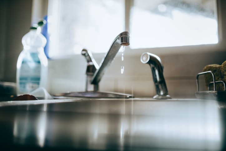 4 Signs That You Need Kitchen Faucet Replacement